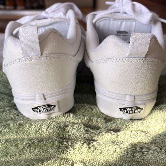 NWOB Vans Knu Skool Classic White Leather Sneakers Size 7.5 Mens/9.0 Women’s - Picture 4 of 10